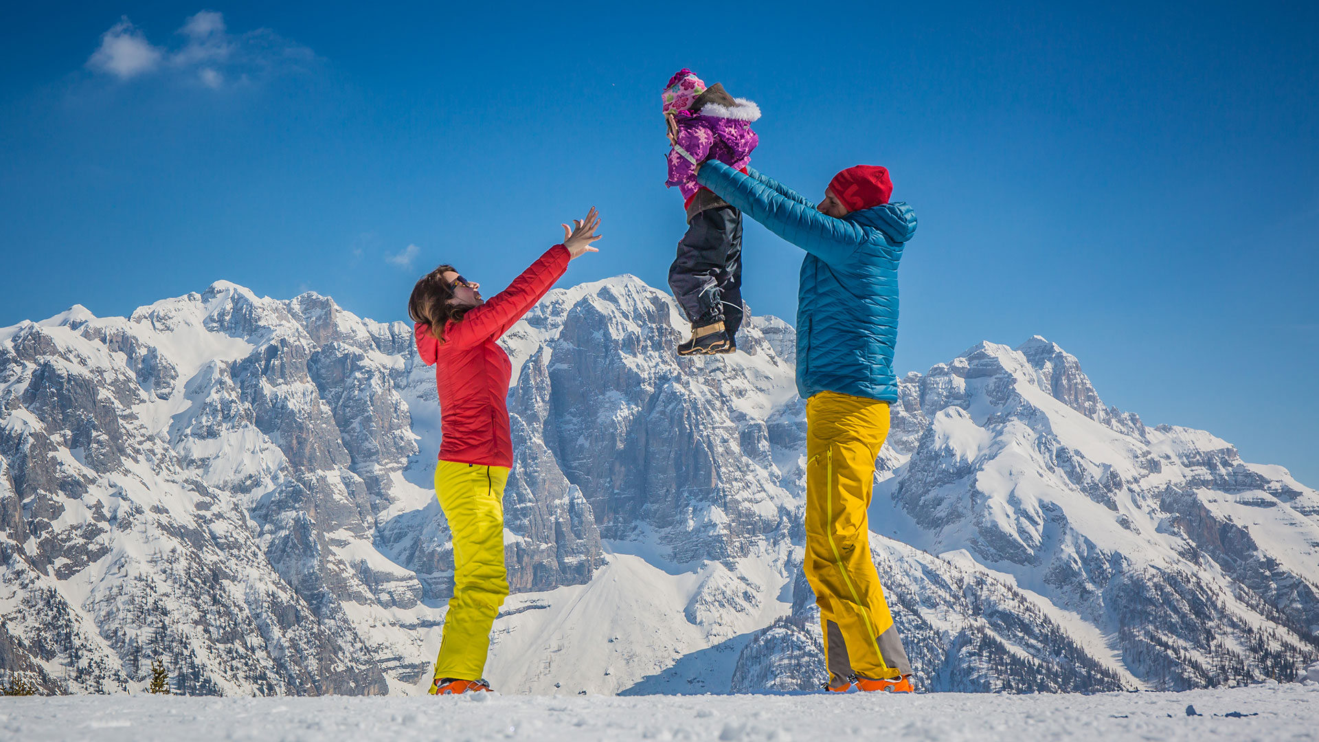 Trascorrete le vacanze in Trentino, Val di Sole per apprezzarne la bellezza in ogni stagione e fatevi coccolare dall'AlpHoliday hotel.