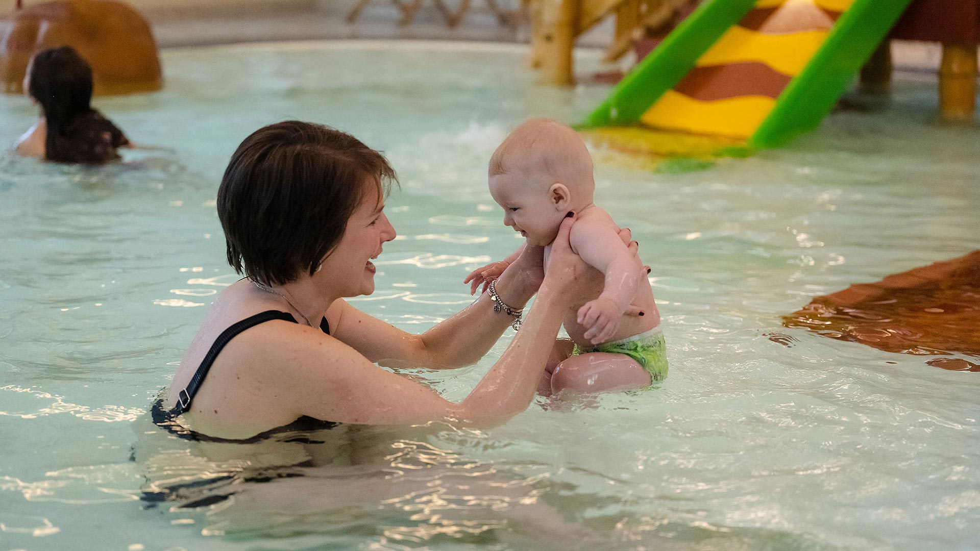 Eltern und kleine Kinder können in unserem Family Hotel mit SPA im Trentino süße Momente der Entspannung genießen.