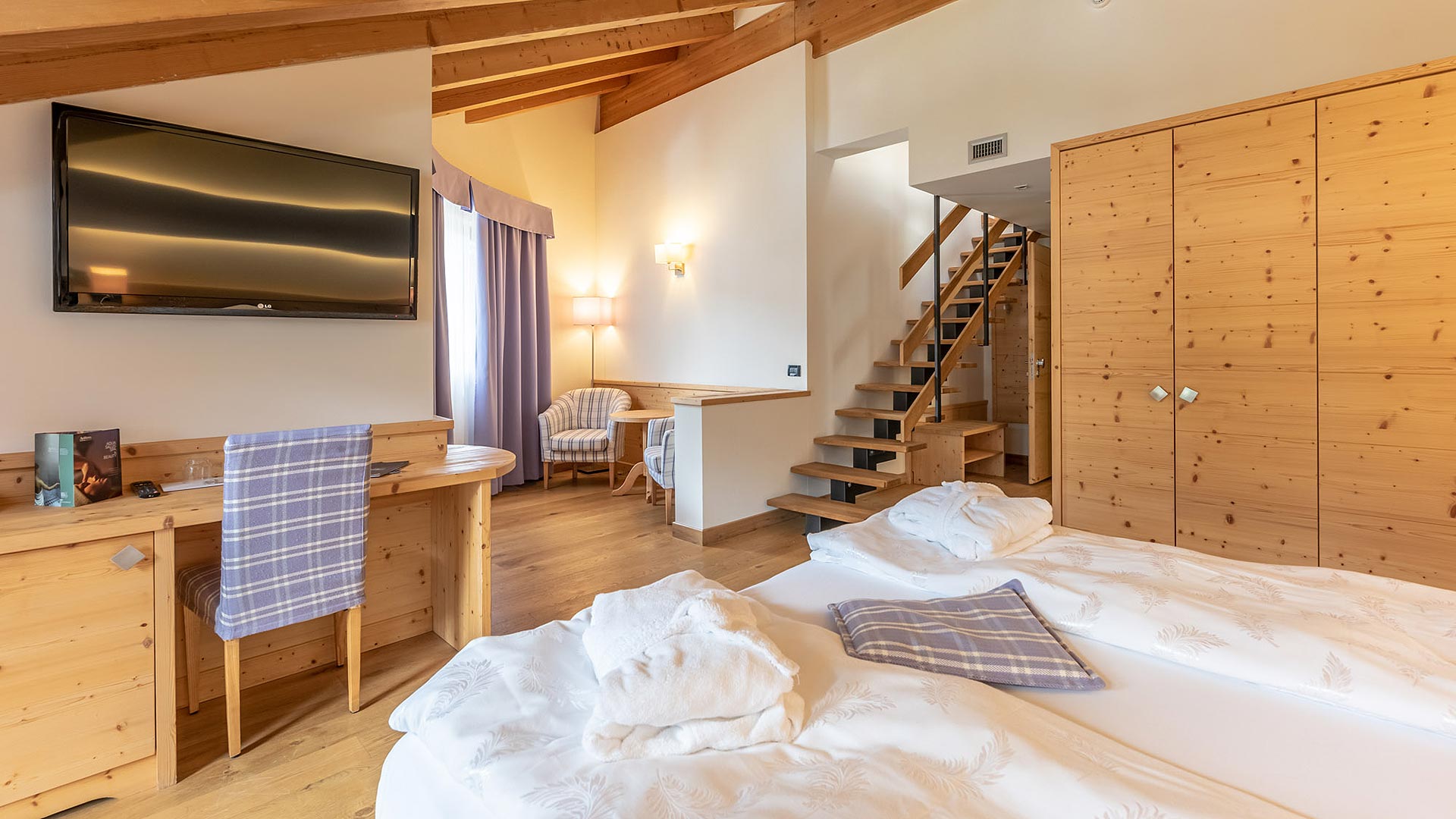 Se siete alla ricerca di un posto accogliente, dove dormire in Val di Sole durante il vostro soggiorno, venite a scoprire le nostre camere